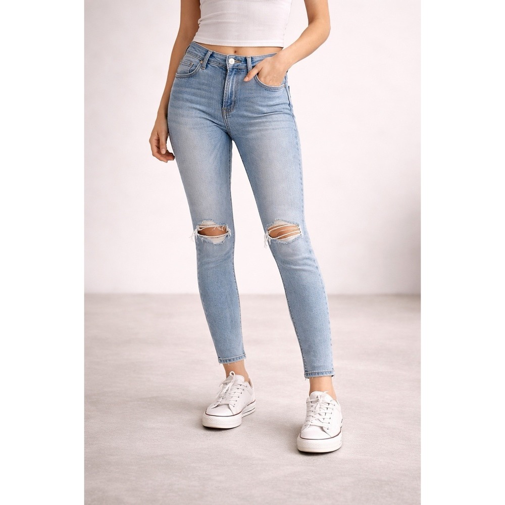 7 For All Mankind Jeans Women's 27 Ankle Guenevere Skinny Distressed Y2K Style